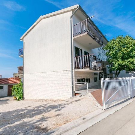 Apartments Matejka Primosten Ngoại thất bức ảnh