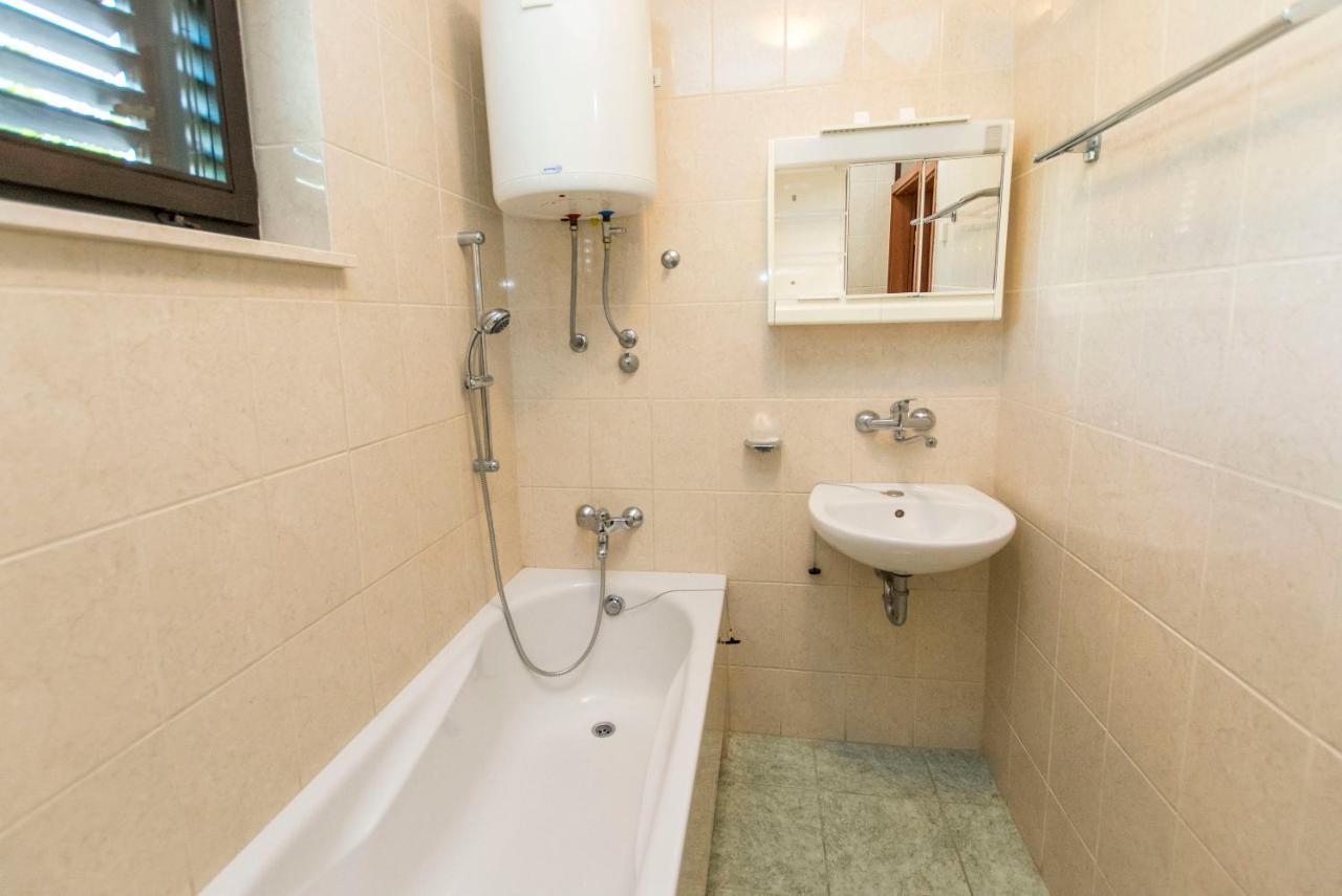 Apartments Matejka Primosten Ngoại thất bức ảnh