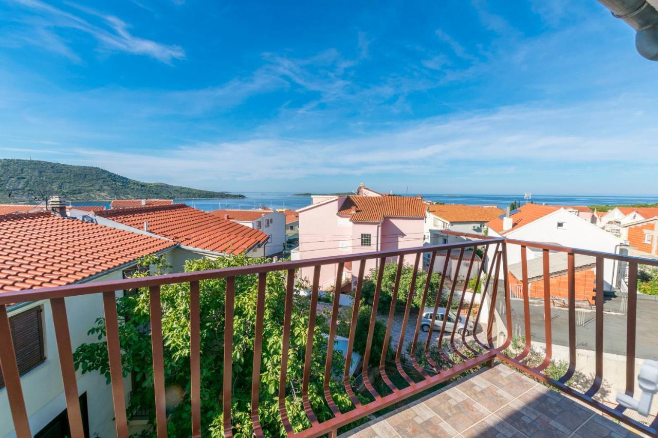 Apartments Matejka Primosten Ngoại thất bức ảnh