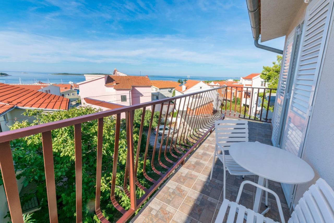 Apartments Matejka Primosten Ngoại thất bức ảnh