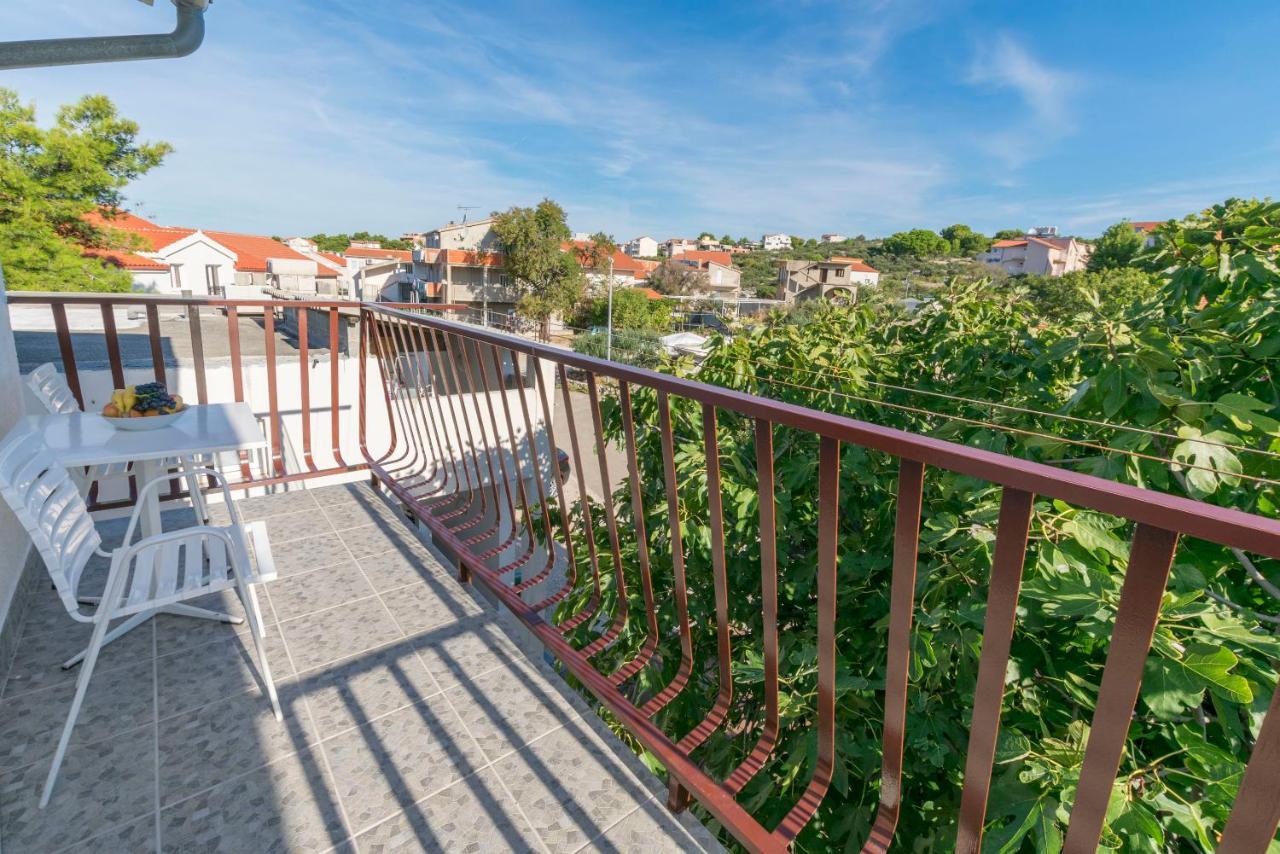 Apartments Matejka Primosten Ngoại thất bức ảnh